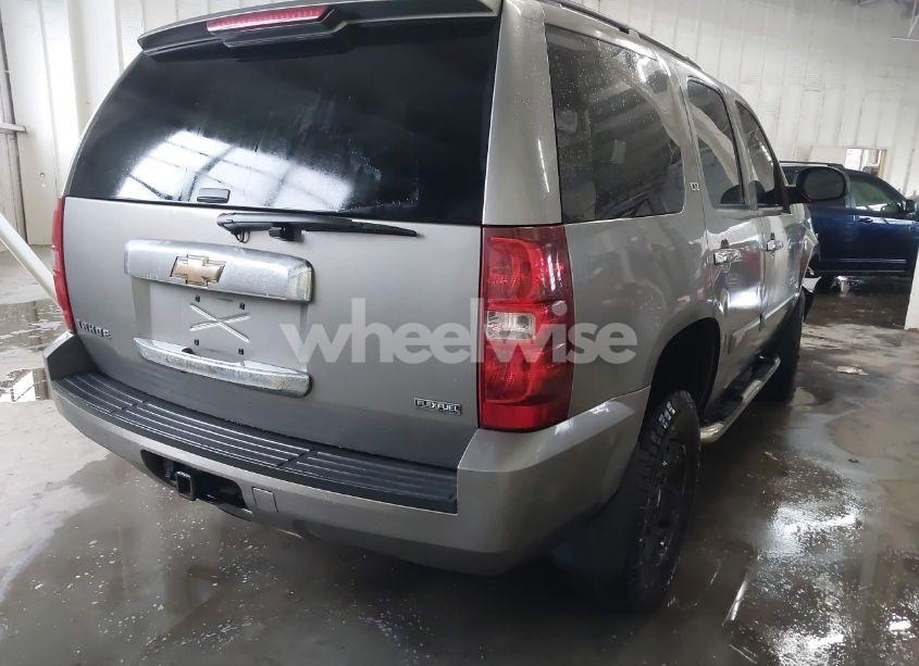 Photo 4 of 2008 Chevrolet Tahoe LT (VIN 1GNFK13018R248892)