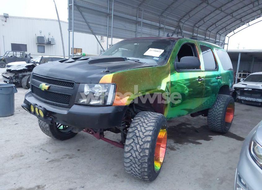 Photo 2 of 2008 Chevrolet Tahoe LT (VIN 1GNFK13018R267880)