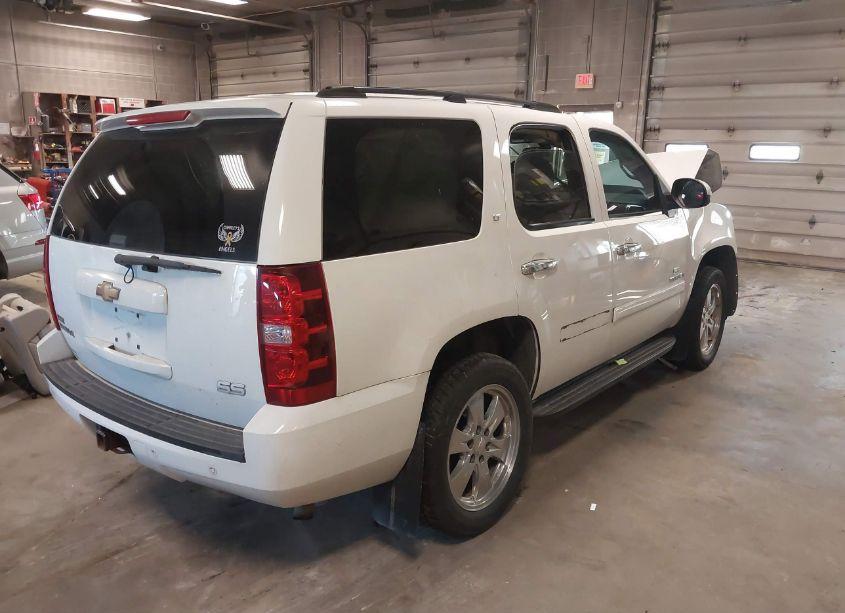 Photo 4 of 2007 Chevrolet Tahoe LT (VIN 1GNFK13027J119654)