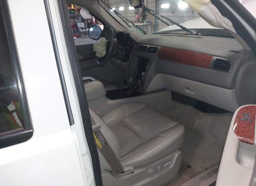 Photo 5 of 2007 Chevrolet Tahoe LT (VIN 1GNFK13027J119654)