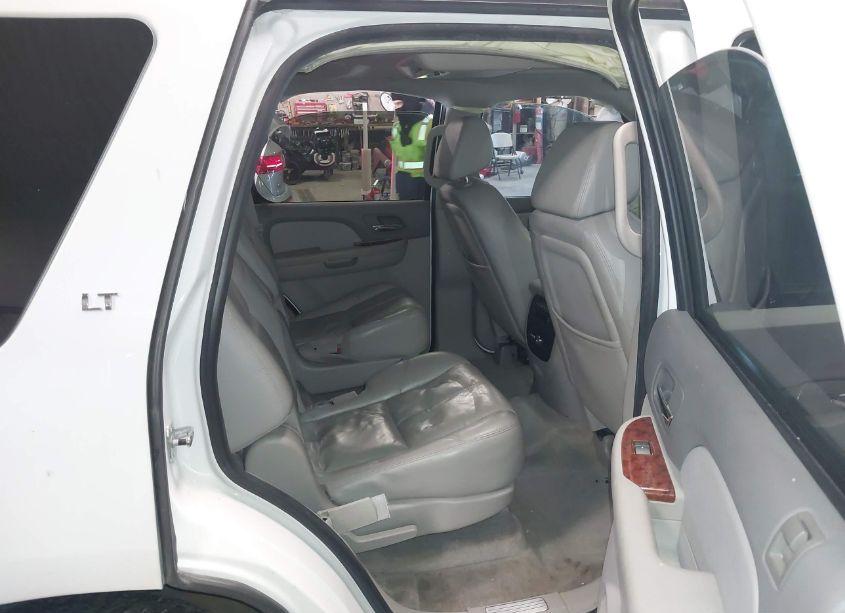 Photo 8 of 2007 Chevrolet Tahoe LT (VIN 1GNFK13027J119654)