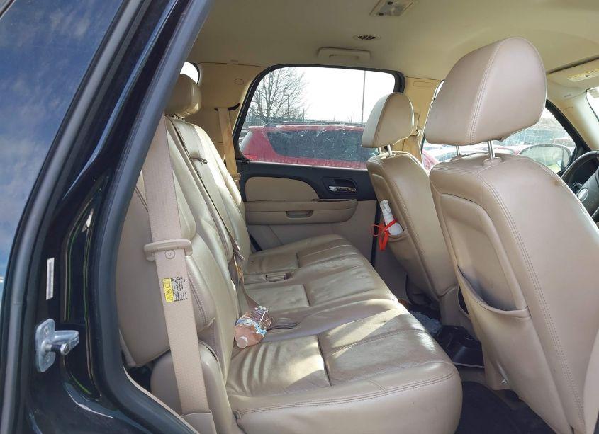 Photo 8 of 2007 Chevrolet Tahoe LT (VIN 1GNFK13027J121047)