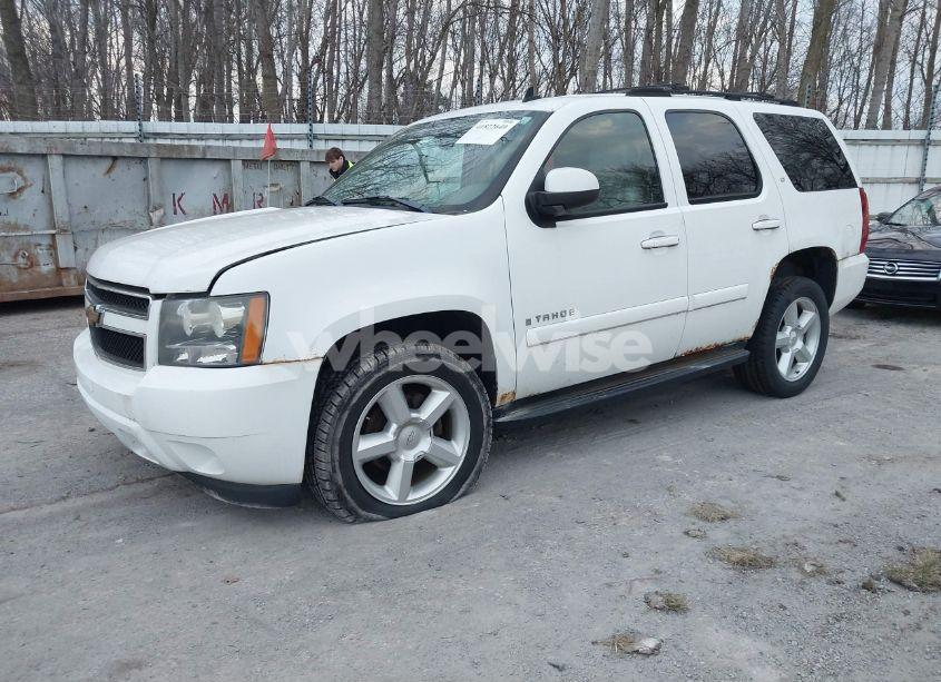 Photo 2 of 2007 Chevrolet Tahoe LT (VIN 1GNFK13027J272356)