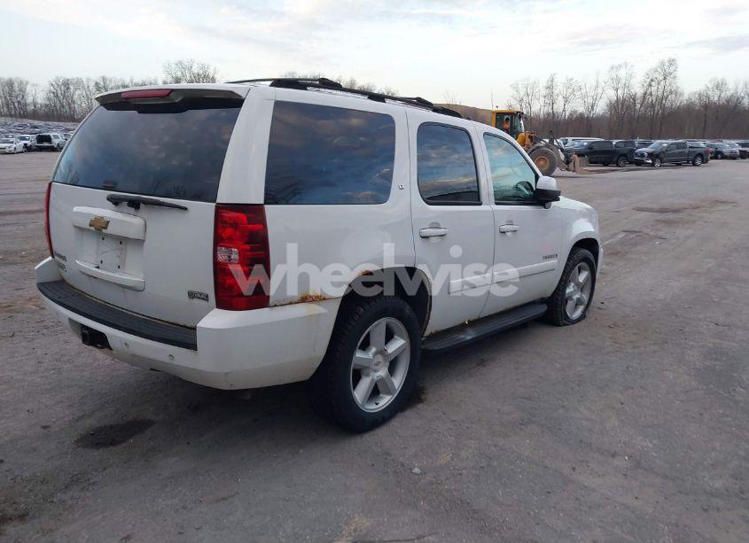 Photo 4 of 2007 Chevrolet Tahoe LT (VIN 1GNFK13027J272356)
