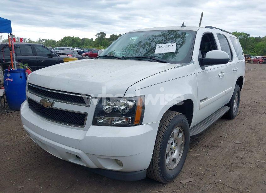 Photo 2 of 2007 Chevrolet Tahoe LT (VIN 1GNFK13027J364583)