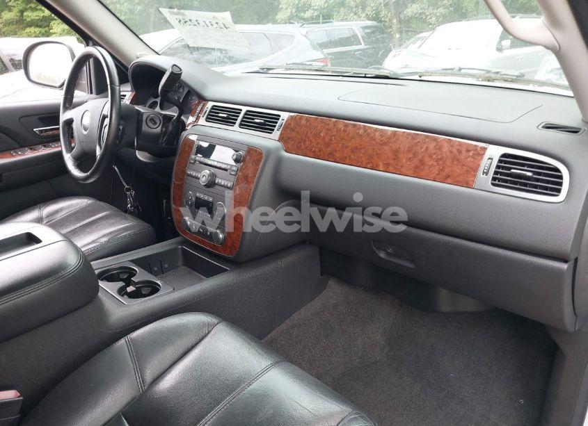 Photo 5 of 2007 Chevrolet Tahoe LT (VIN 1GNFK13027J364583)