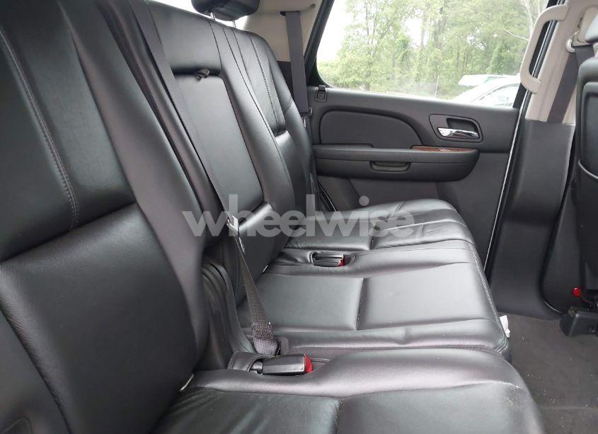 Photo 8 of 2007 Chevrolet Tahoe LT (VIN 1GNFK13027J364583)