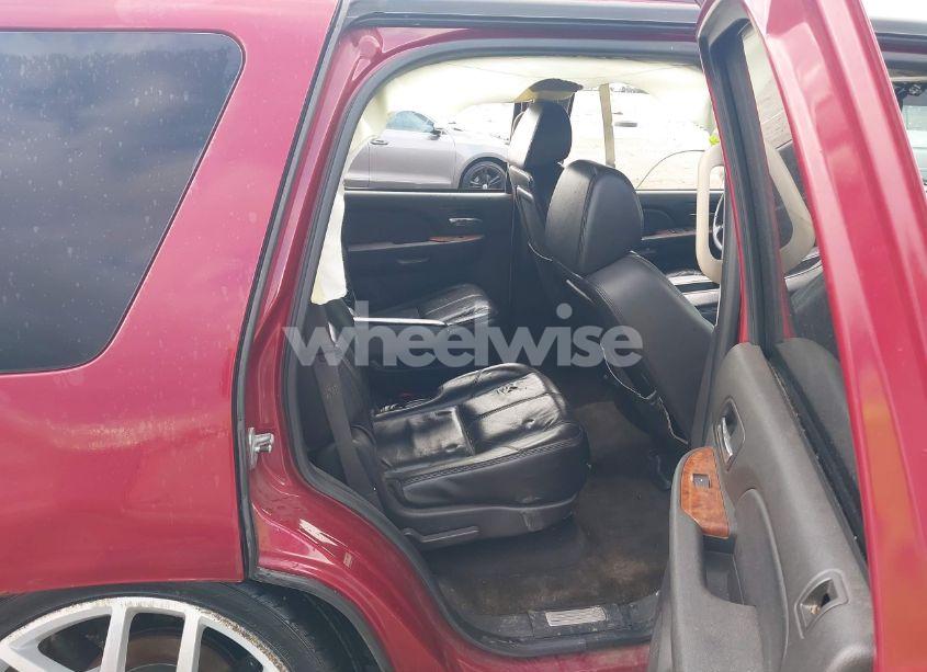 Photo 8 of 2007 Chevrolet Tahoe LTZ (VIN 1GNFK13027R190564)