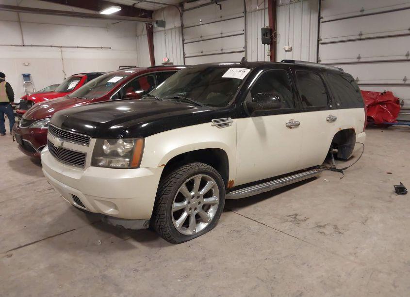 Photo 2 of 2007 Chevrolet Tahoe LT (VIN 1GNFK13027R254215)