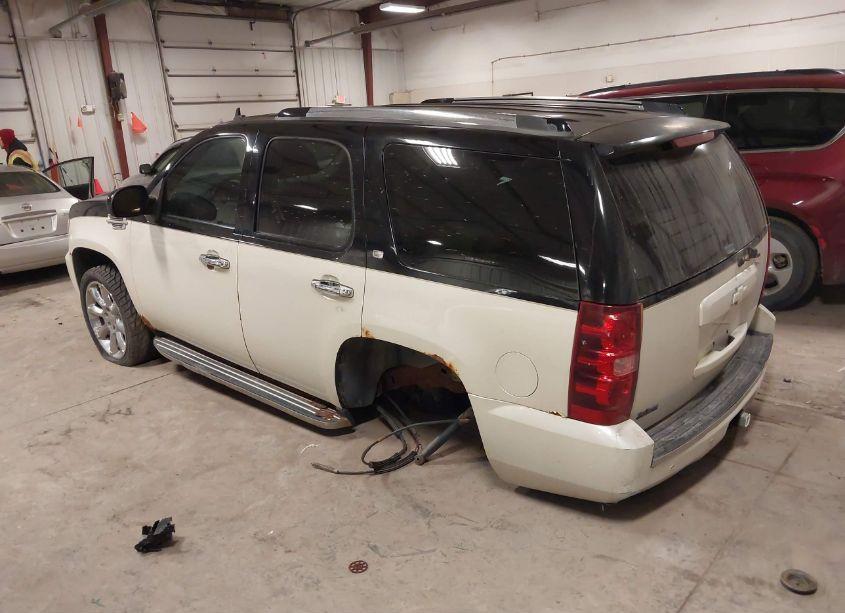 Photo 3 of 2007 Chevrolet Tahoe LT (VIN 1GNFK13027R254215)