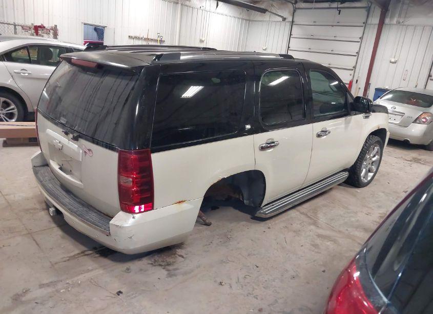 Photo 4 of 2007 Chevrolet Tahoe LT (VIN 1GNFK13027R254215)