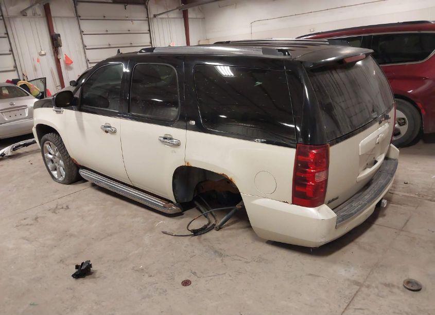 Photo 6 of 2007 Chevrolet Tahoe LT (VIN 1GNFK13027R254215)