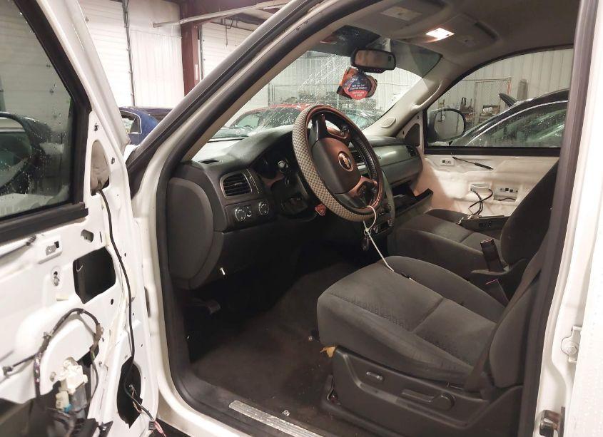 Photo 5 of 2007 Chevrolet Tahoe LS (VIN 1GNFK13027R275551)