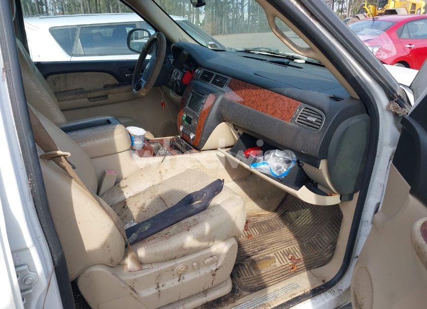 Photo 5 of 2007 Chevrolet Tahoe LTZ (VIN 1GNFK13027R296917)