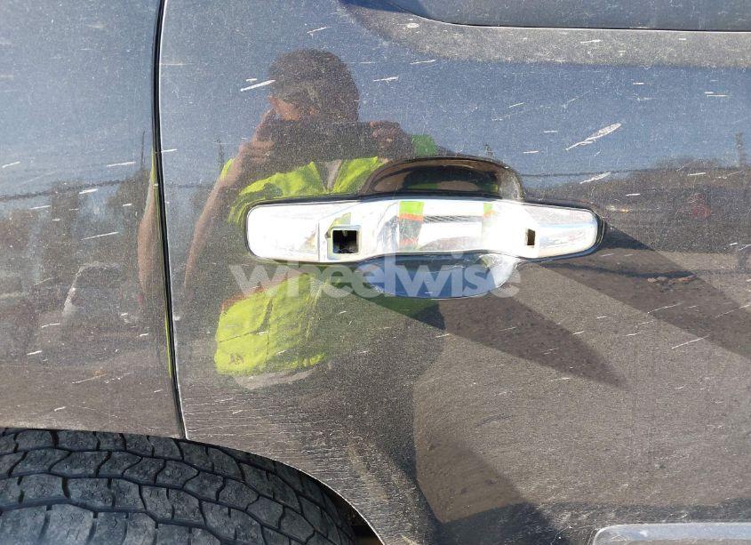 Photo 13 of 2008 Chevrolet Tahoe LTZ (VIN 1GNFK13028J126492)