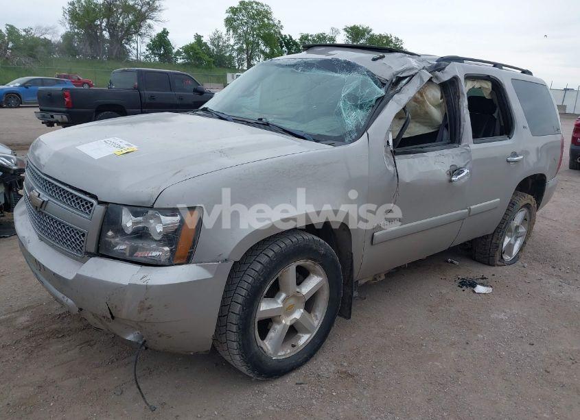 Photo 2 of 2008 Chevrolet Tahoe LTZ (VIN 1GNFK13028J228178)