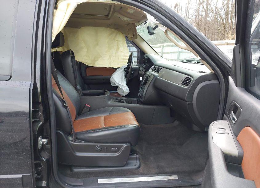 Photo 5 of 2008 Chevrolet Tahoe LT (VIN 1GNFK13028R128874)