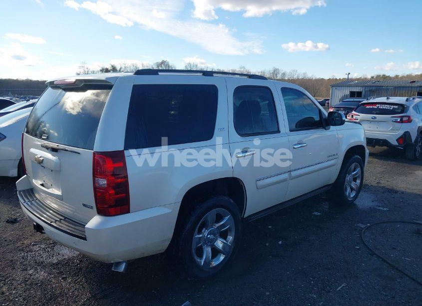 Photo 4 of 2008 Chevrolet Tahoe LTZ (VIN 1GNFK13028R200673)