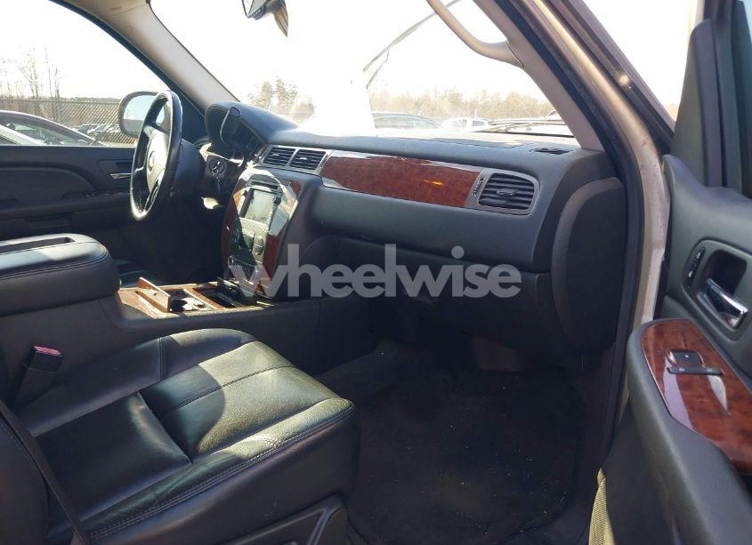 Photo 5 of 2008 Chevrolet Tahoe LTZ (VIN 1GNFK13028R200673)