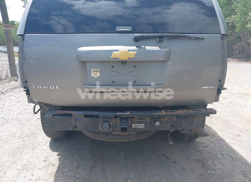 Photo 6 of 2008 Chevrolet Tahoe K1500 (VIN 1GNFK13028R263935)