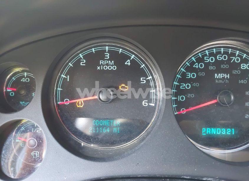 Photo 7 of 2008 Chevrolet Tahoe K1500 (VIN 1GNFK13028R263935)