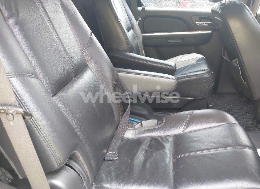 Photo 8 of 2008 Chevrolet Tahoe K1500 (VIN 1GNFK13028R263935)