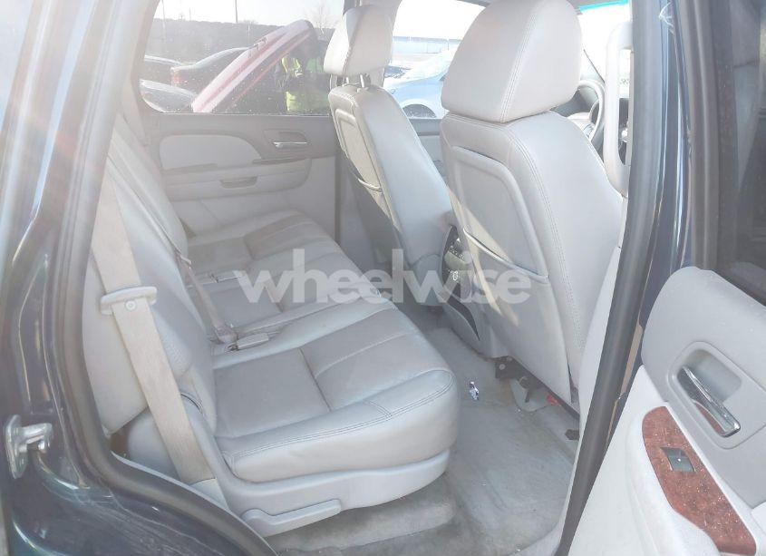 Photo 8 of 2007 Chevrolet Tahoe LS/LT/LTZ (VIN 1GNFK13037J274813)