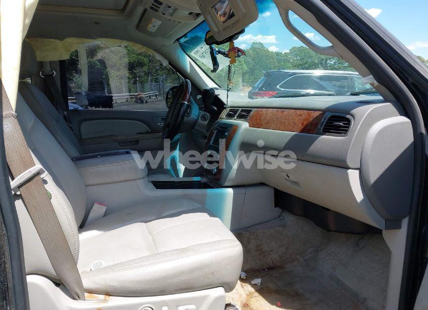 Photo 5 of 2007 Chevrolet Tahoe LTZ (VIN 1GNFK13037J354144)