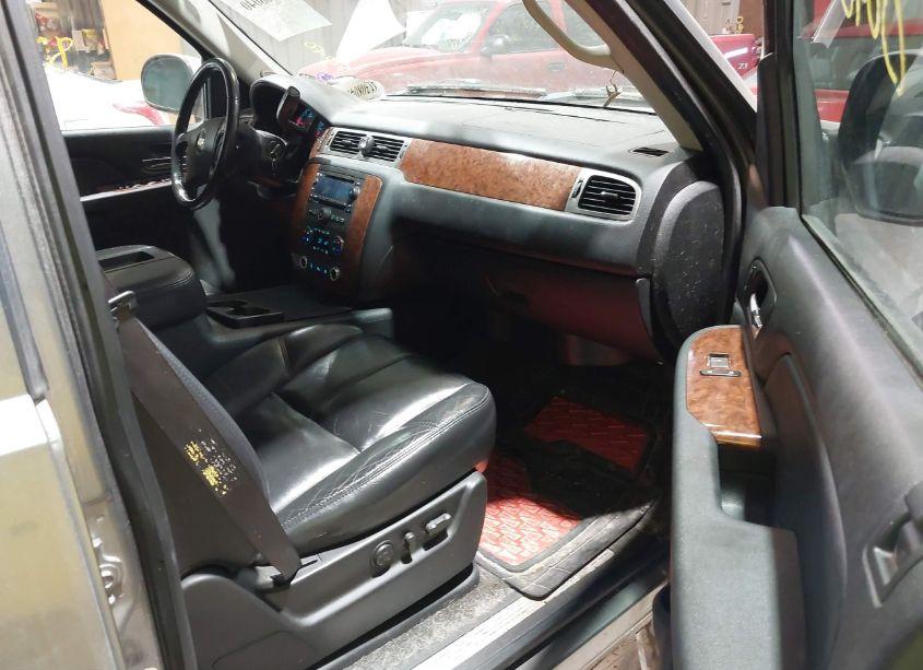 Photo 5 of 2007 Chevrolet Tahoe LT (VIN 1GNFK13037R116716)