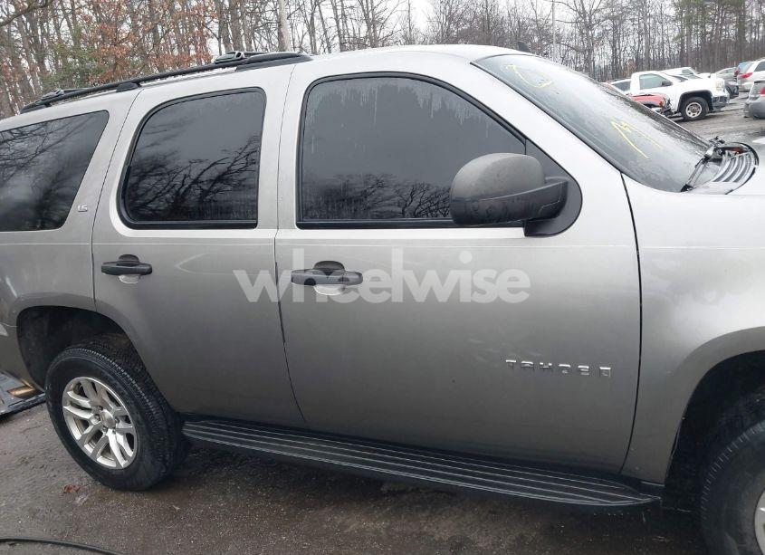 Photo 13 of 2007 Chevrolet Tahoe LS (VIN 1GNFK13037R159128)