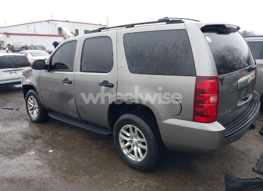 Photo 3 of 2007 Chevrolet Tahoe LS (VIN 1GNFK13037R159128)