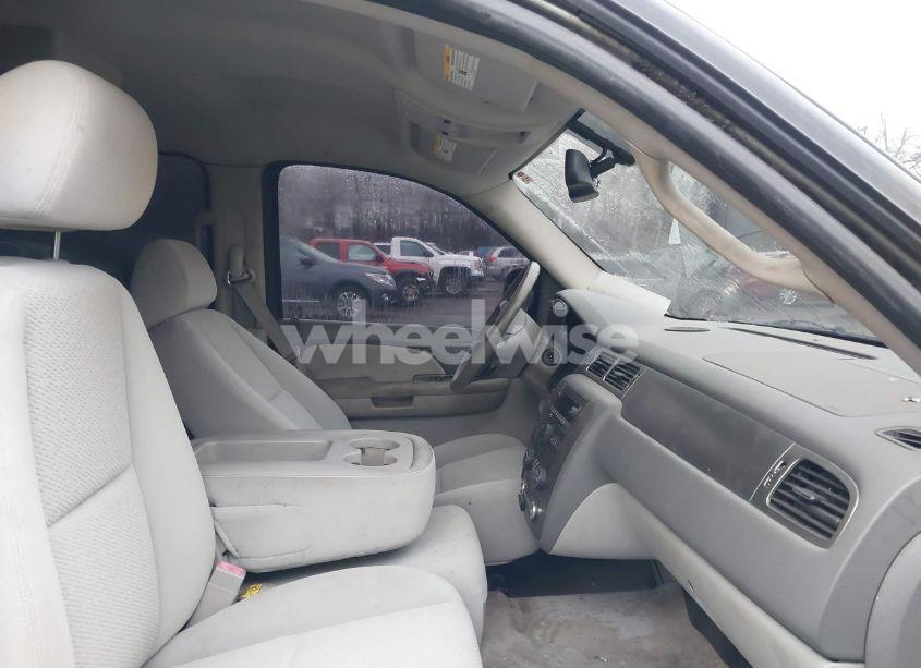 Photo 5 of 2007 Chevrolet Tahoe LS (VIN 1GNFK13037R159128)