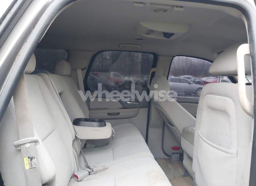 Photo 8 of 2007 Chevrolet Tahoe LS (VIN 1GNFK13037R159128)