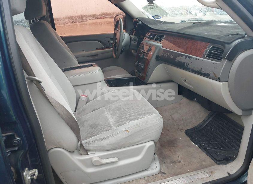 Photo 5 of 2007 Chevrolet Tahoe LT (VIN 1GNFK13037R180481)