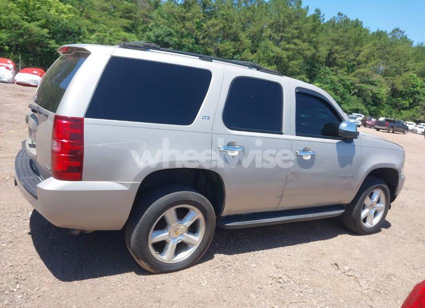 Photo 6 of 2007 Chevrolet Tahoe LTZ (VIN 1GNFK13037R265384)