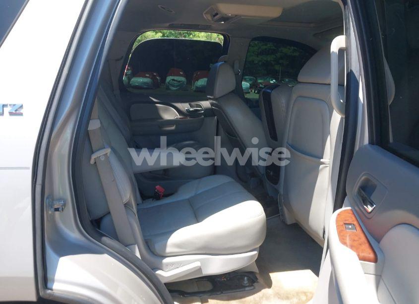 Photo 8 of 2007 Chevrolet Tahoe LTZ (VIN 1GNFK13037R265384)