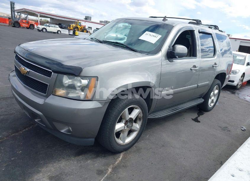 Photo 2 of 2007 Chevrolet Tahoe LT (VIN 1GNFK13037R289927)
