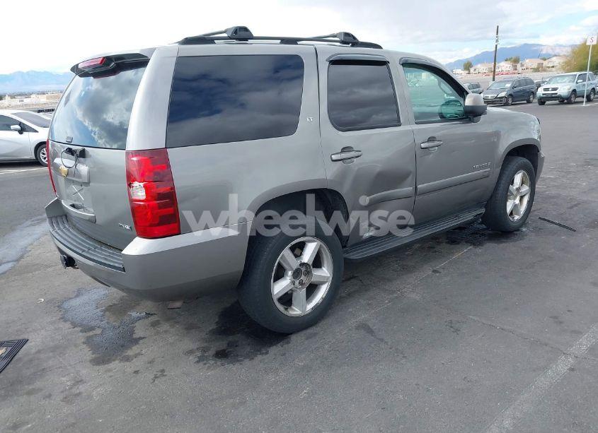 Photo 4 of 2007 Chevrolet Tahoe LT (VIN 1GNFK13037R289927)