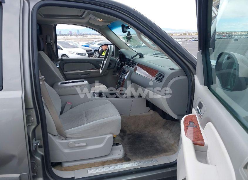 Photo 5 of 2007 Chevrolet Tahoe LT (VIN 1GNFK13037R289927)
