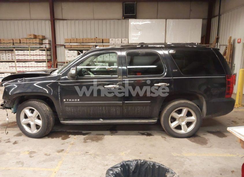 Photo 15 of 2007 Chevrolet Tahoe LTZ (VIN 1GNFK13037R313529)