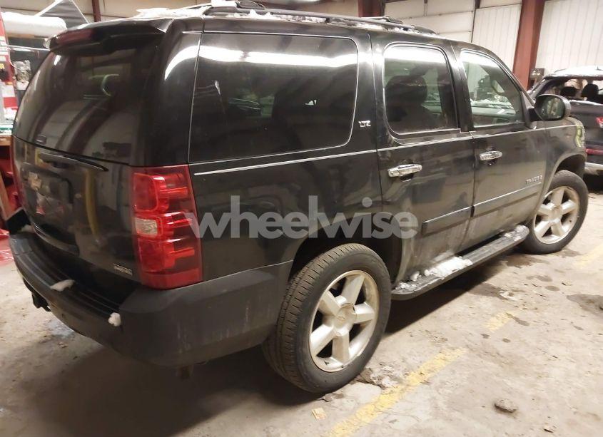 Photo 4 of 2007 Chevrolet Tahoe LTZ (VIN 1GNFK13037R313529)
