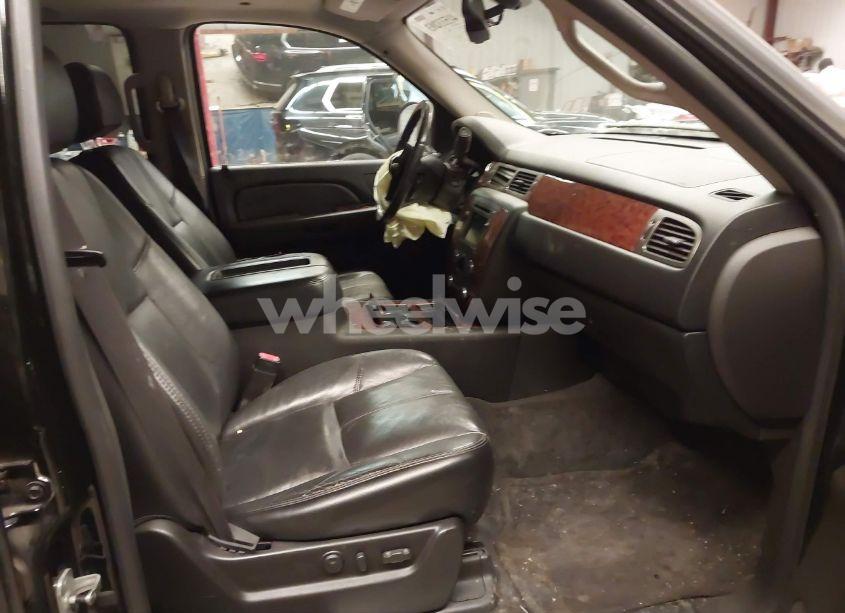 Photo 5 of 2007 Chevrolet Tahoe LTZ (VIN 1GNFK13037R313529)