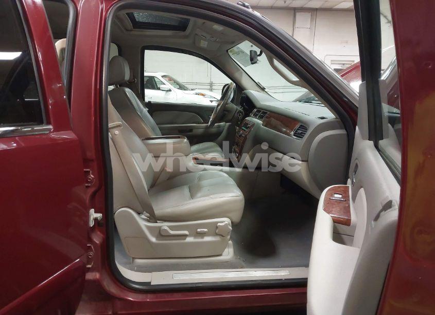 Photo 5 of 2008 Chevrolet Tahoe LT (VIN 1GNFK13038J121172)