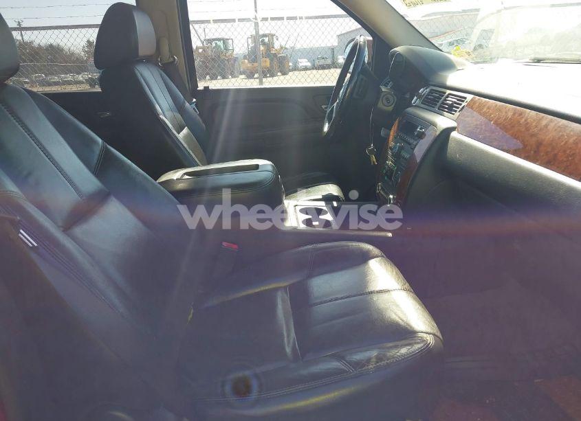 Photo 5 of 2007 Chevrolet Tahoe LT (VIN 1GNFK13047J113970)