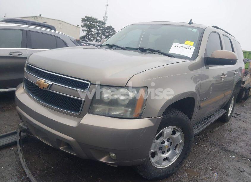 Photo 2 of 2007 Chevrolet Tahoe LT (VIN 1GNFK13047J194064)