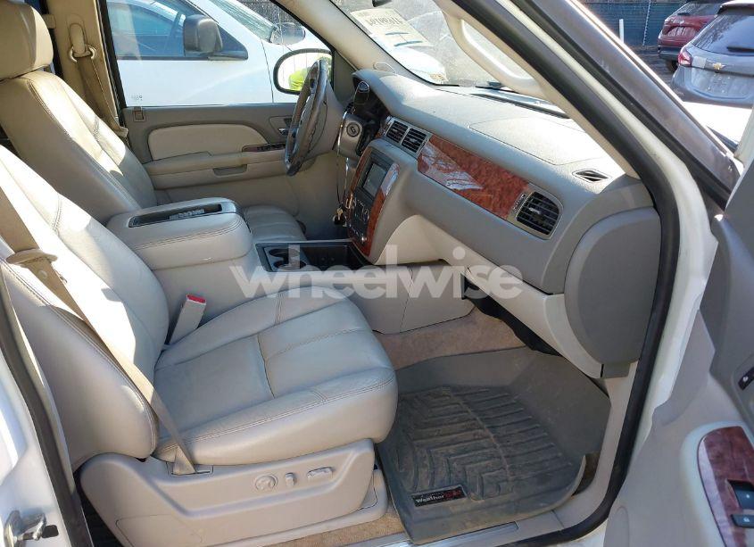 Photo 5 of 2007 Chevrolet Tahoe LTZ (VIN 1GNFK13047J226267)