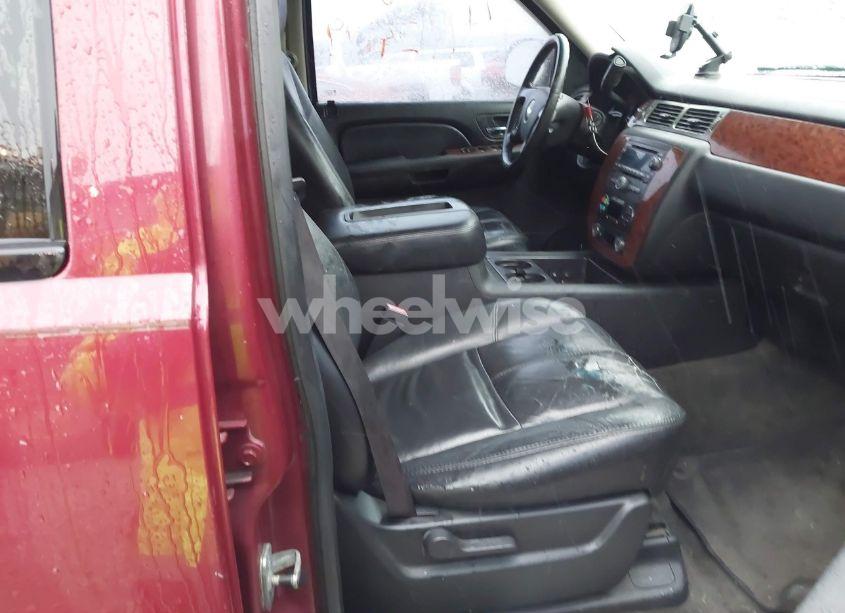 Photo 5 of 2007 Chevrolet Tahoe LT (VIN 1GNFK13047J248656)