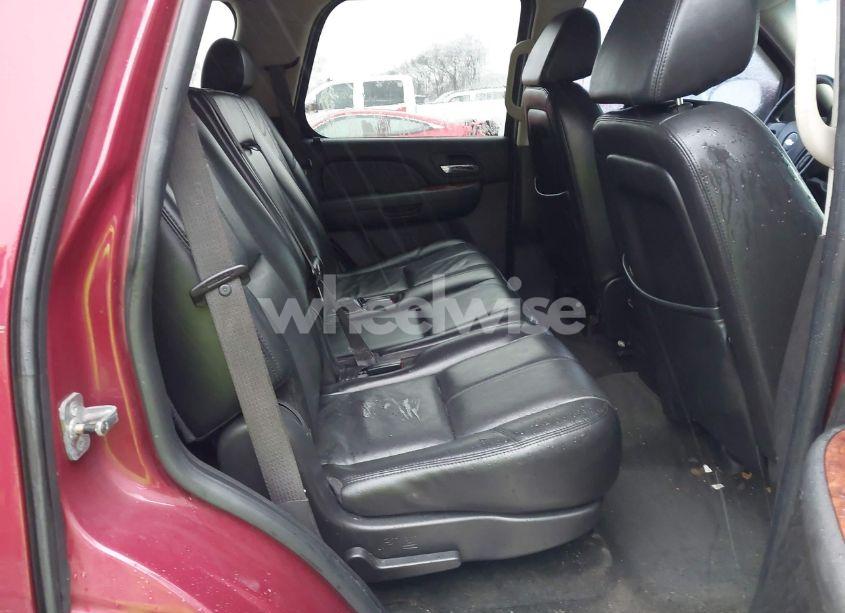 Photo 8 of 2007 Chevrolet Tahoe LT (VIN 1GNFK13047J248656)