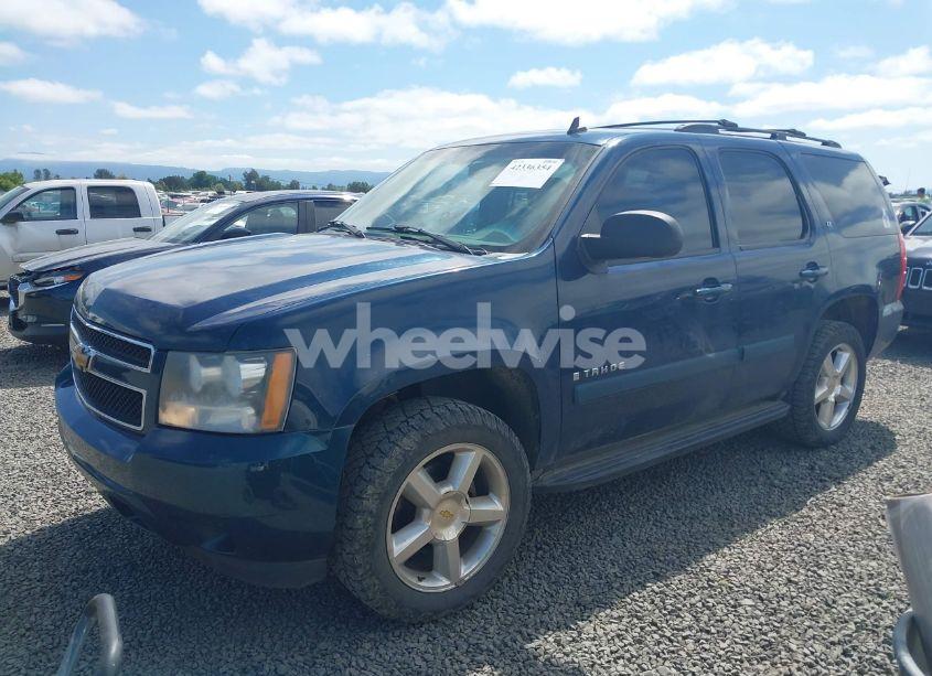 Photo 2 of 2007 Chevrolet Tahoe LT (VIN 1GNFK13047J332203)