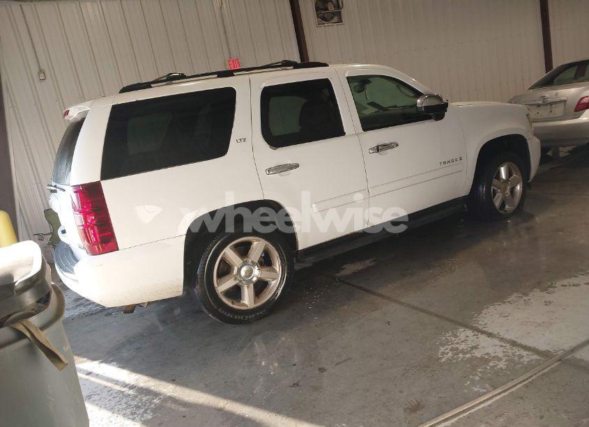 Photo 4 of 2007 Chevrolet Tahoe LTZ (VIN 1GNFK13047J352127)